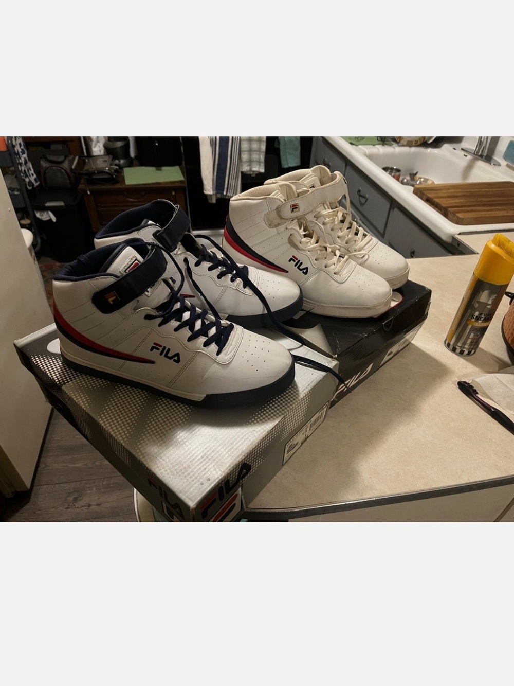 2 pairs Fila Vulc 13 mid plus size 11